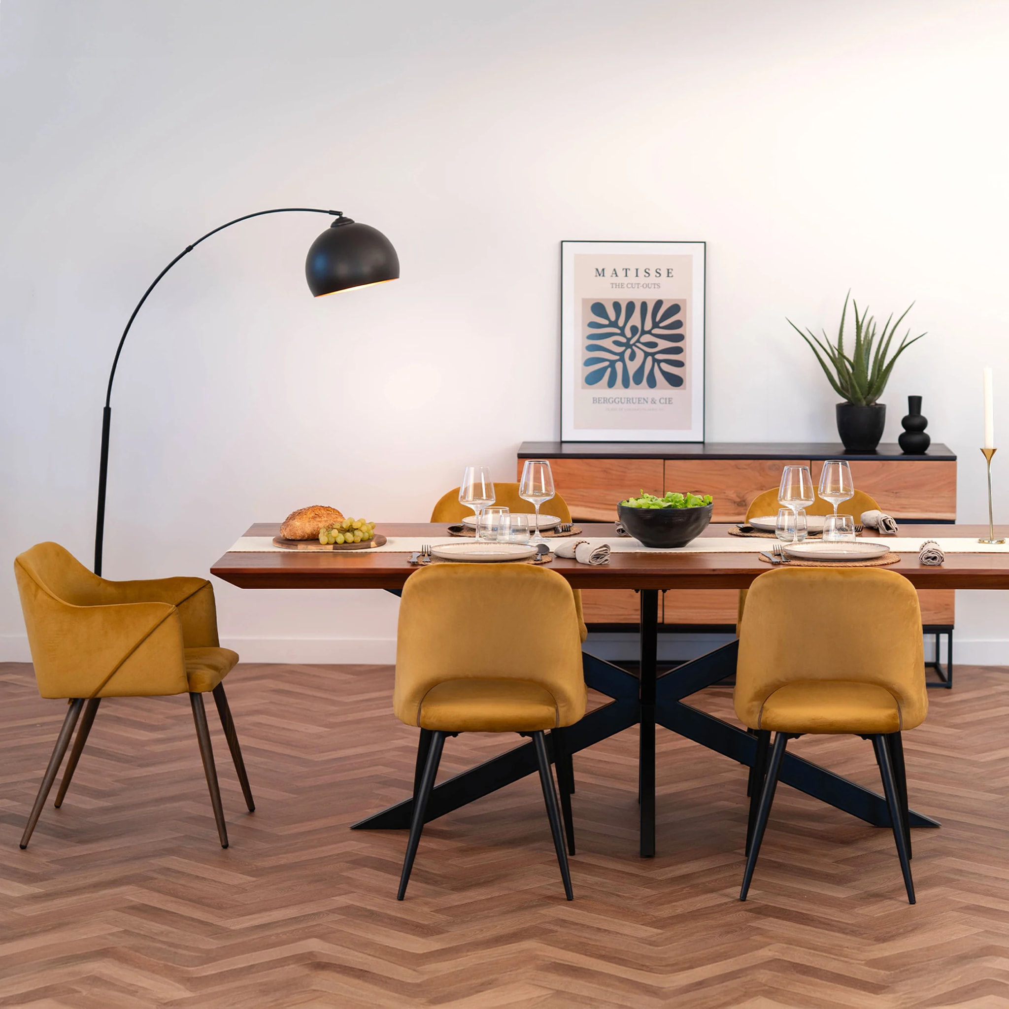 Lot de 2 chaises avec accoudoirs en velours jaune moutarde - Daisy