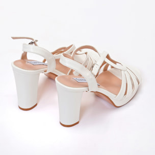 Sandali in simil pelle con tacco alto comodo