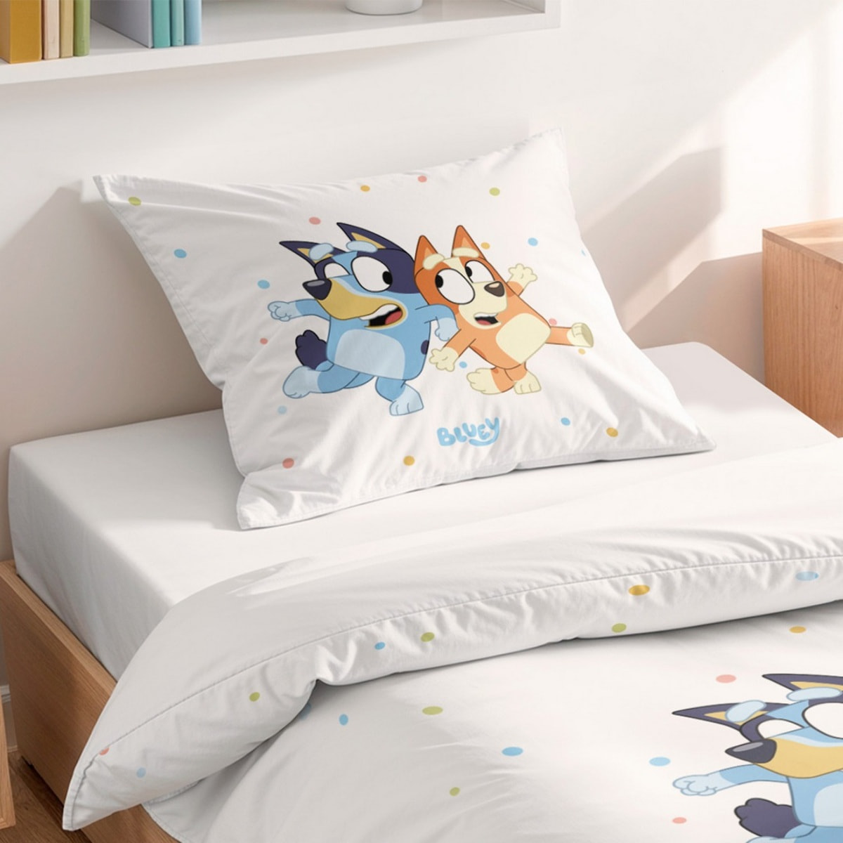 Funda cojin BLUEY con relleno 45x45 .