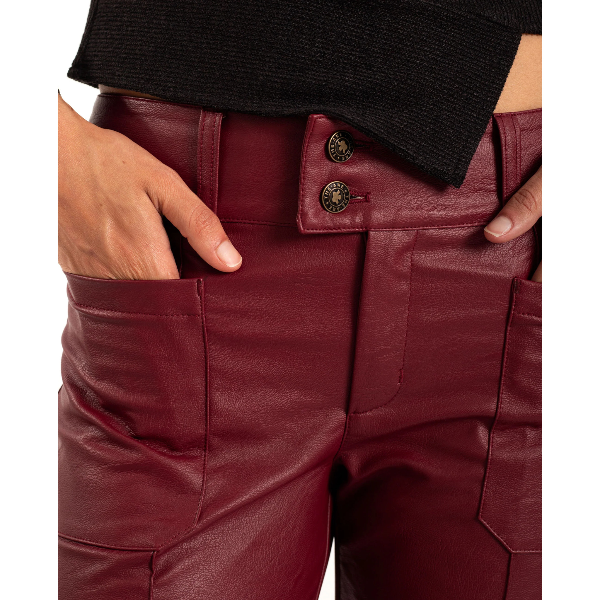 Pantalón de mujer polipiel oversize