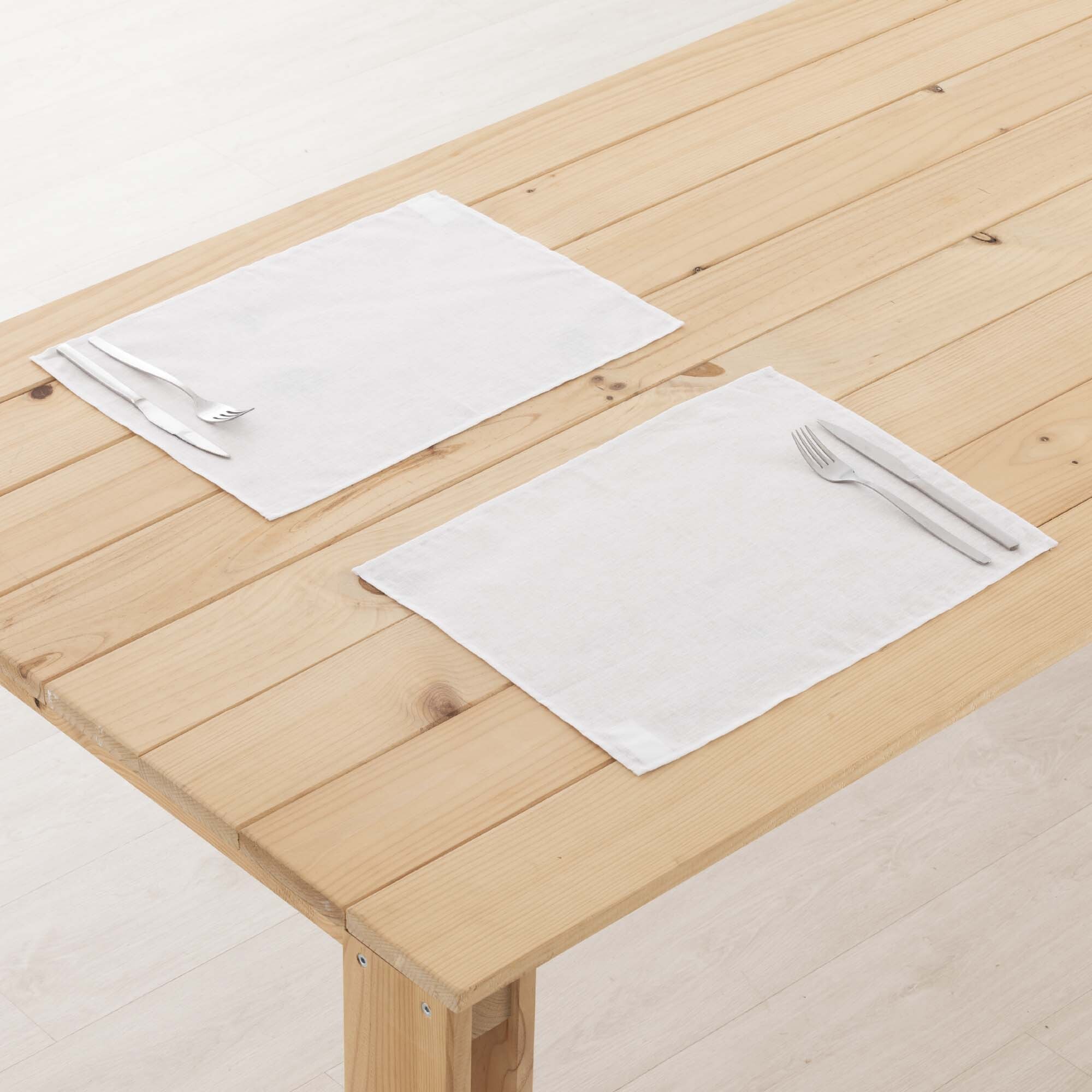 Lot de 2 sets de table imperméables et anti-taches 100% lin Blanc 45x35 cm