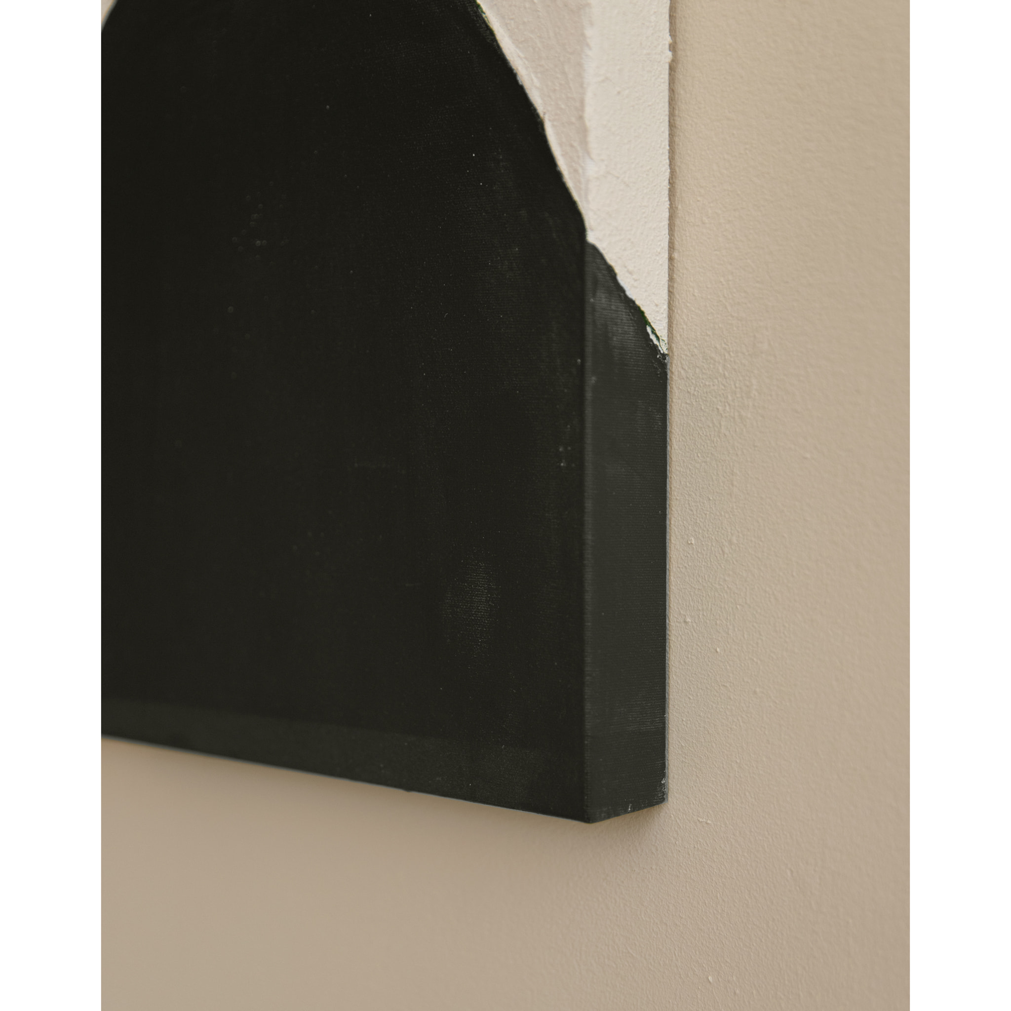 Tableau noir et blanc décoratif sur coton avec cadre en bois peint à la main à la peinture à l'huile en différentes tailles
