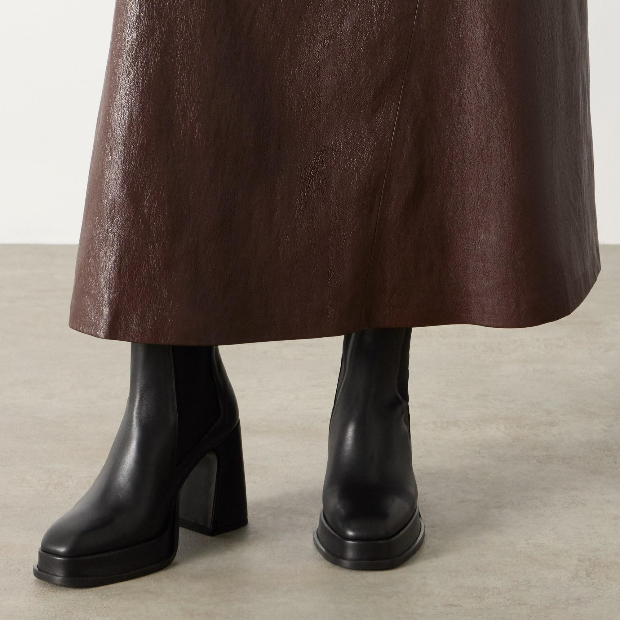 Botín de tacón Bimba en napa con cierre elástico