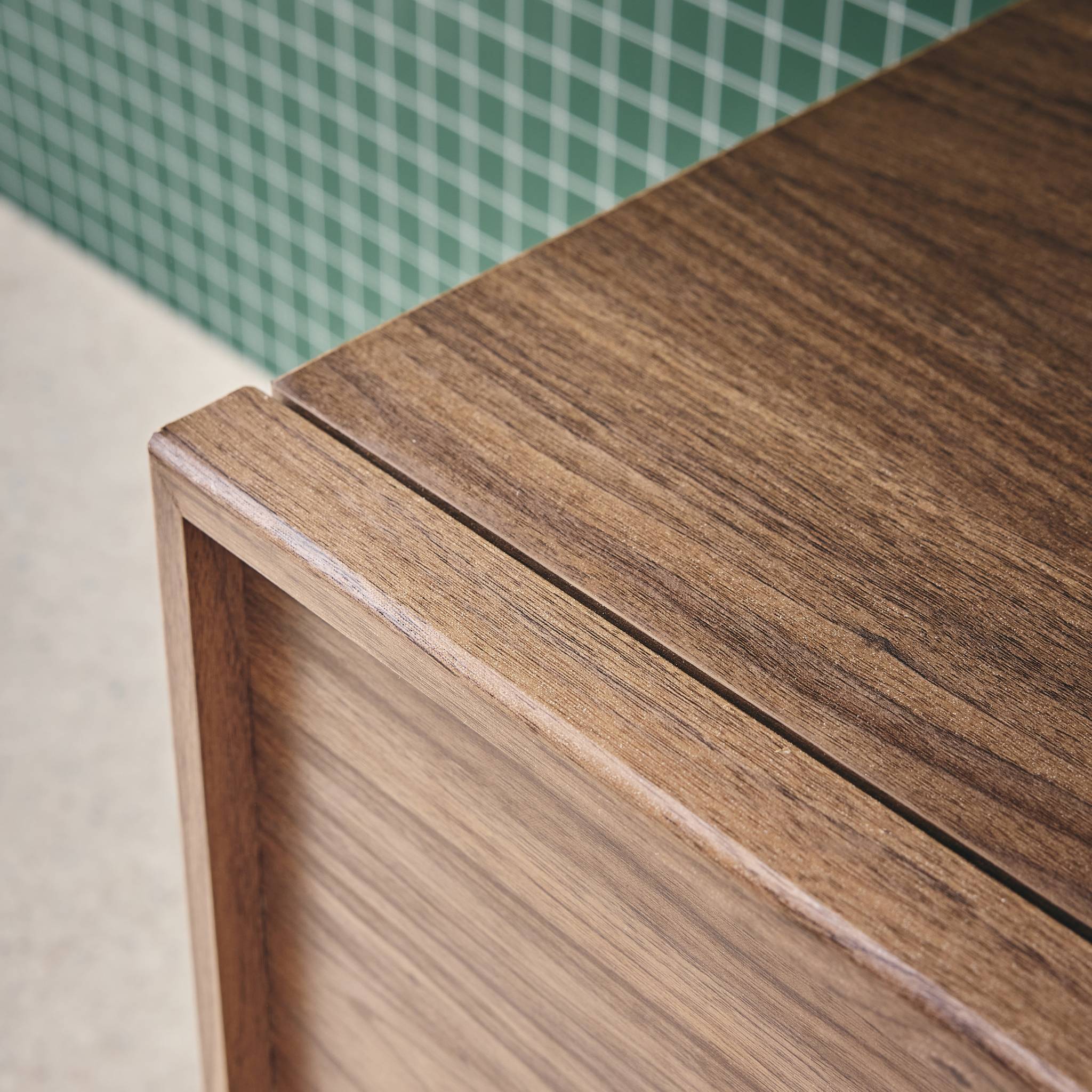 Meuble TV décor bois noyer 3 portes L 140 x P 43 x H 45cm - Kuba