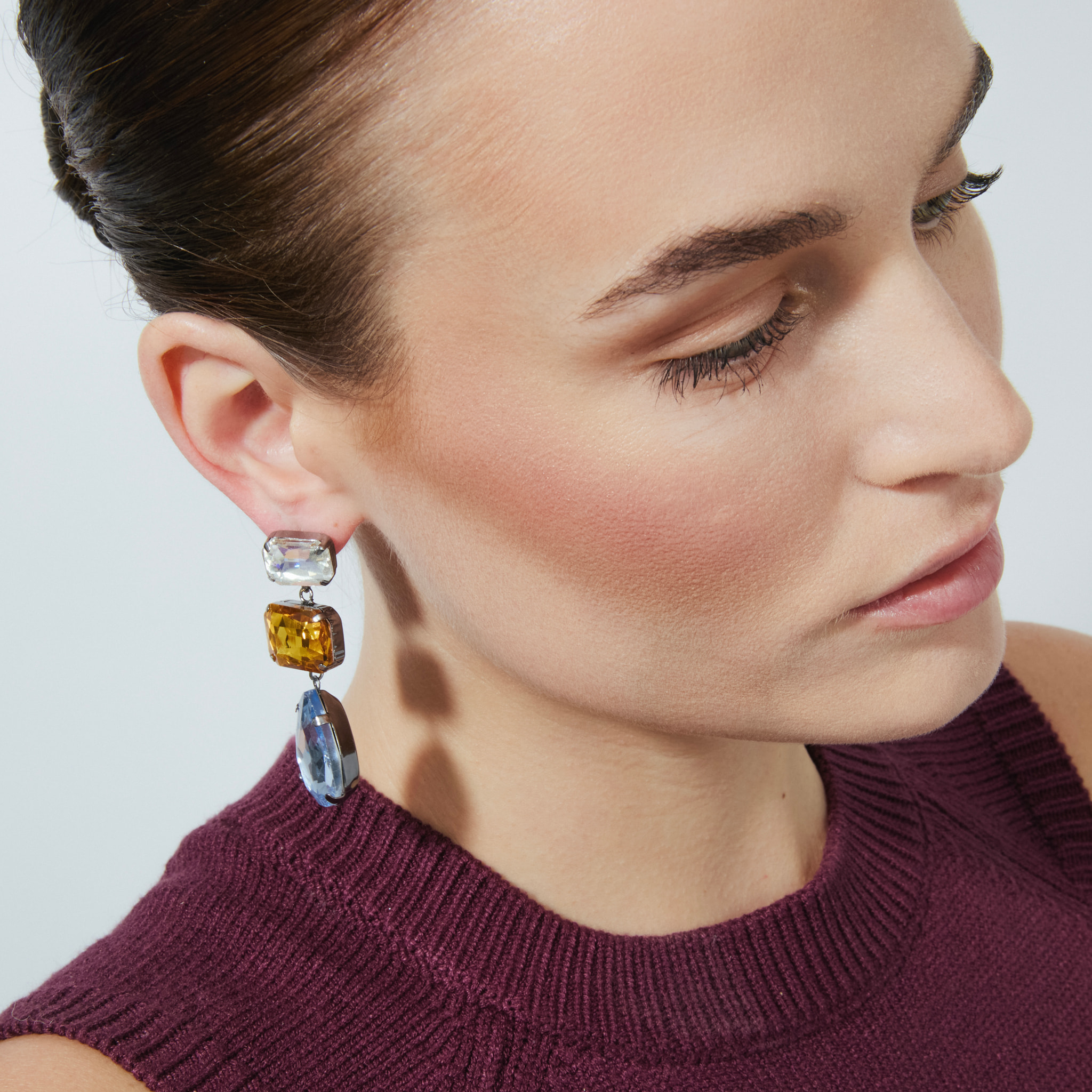 Pendientes de Cristal Azul acabados en oro amarillo de 18k