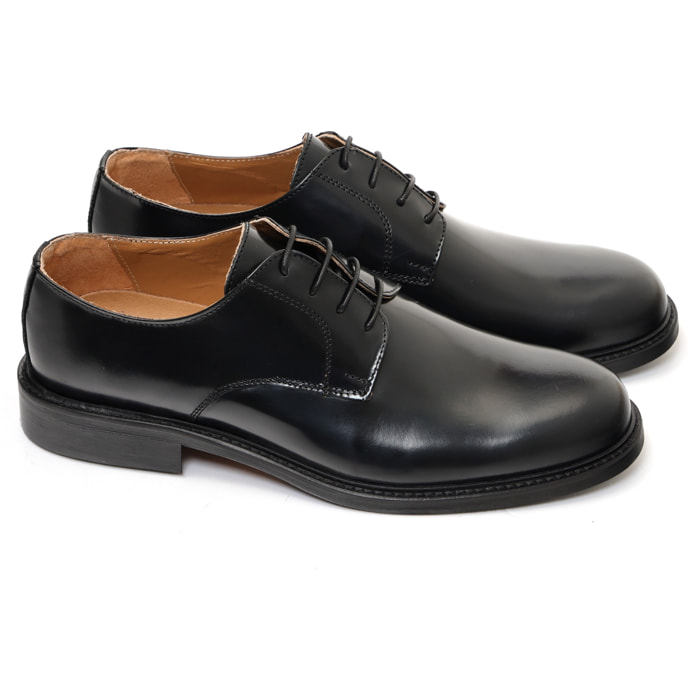 Derby stringate in pelle abrasivato con fondo cuoio antiscivolo Nero