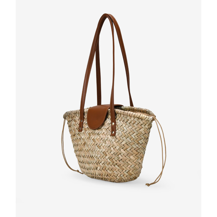 Capazo de hombro en rafia natural con solapa