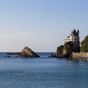 Affiche photo marée haute sur la villa belza Affiche + cadre en bois - Chêne