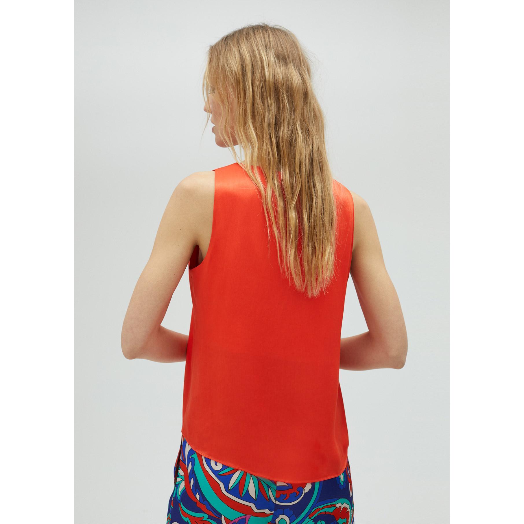 Top basic con spalline