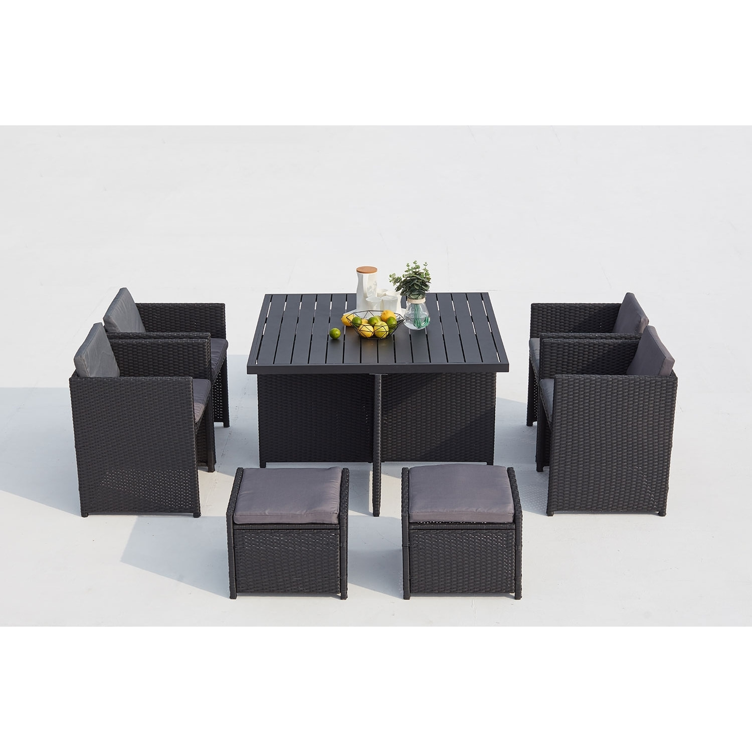 Table et chaises 8 places encastrables alu et résin noir-gris ABASA