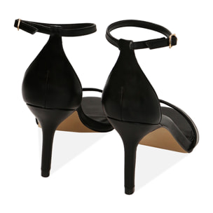 Sandalias con tacones negras