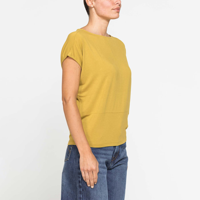 T-SHIRT IN VISCOSA CON SCOLLO A BARCHETTA