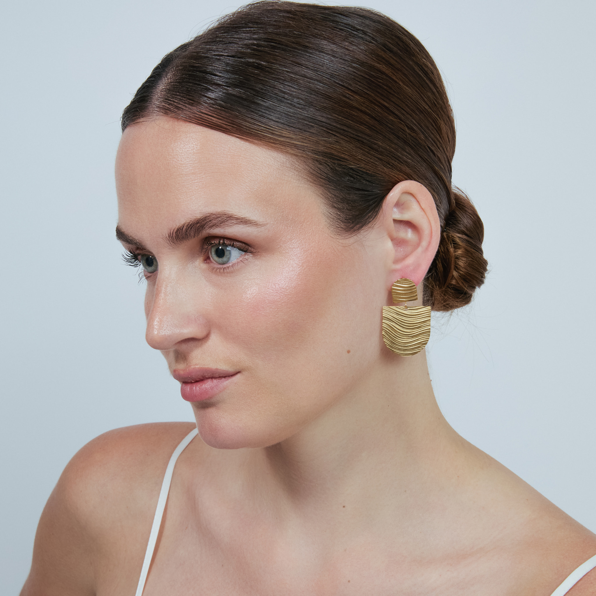 Pendientes Sata acabado oro amarillo 18k