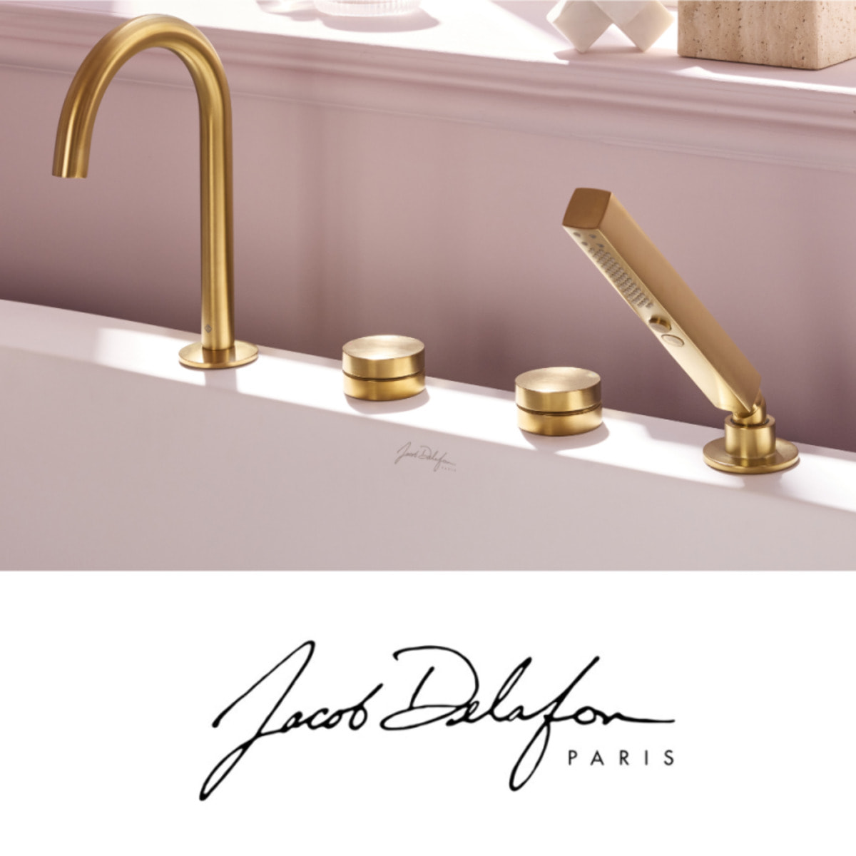 Mitigeur baignoire mécanique sur gorge Grands Boulevards laiton brossé + pommeau de douche 2 jets + corps encastré