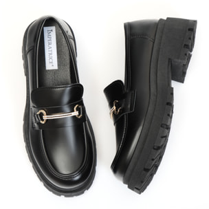 Mocassini in simil pelle platform con applicazione color oro