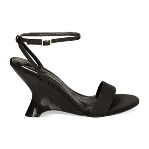 Sandalias negras con tacón en lycra