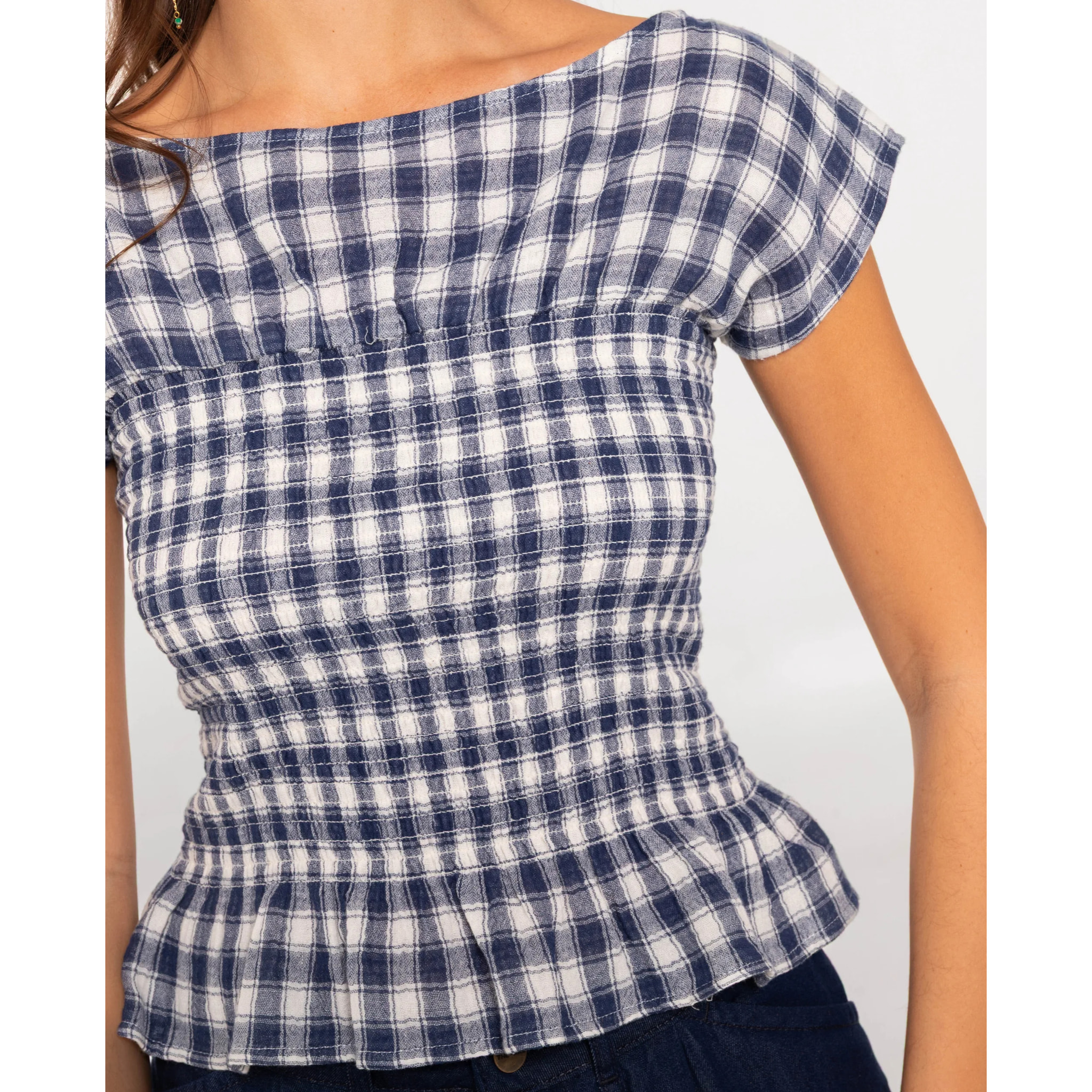 Blusa de mujer con nido de abeja y cuadros