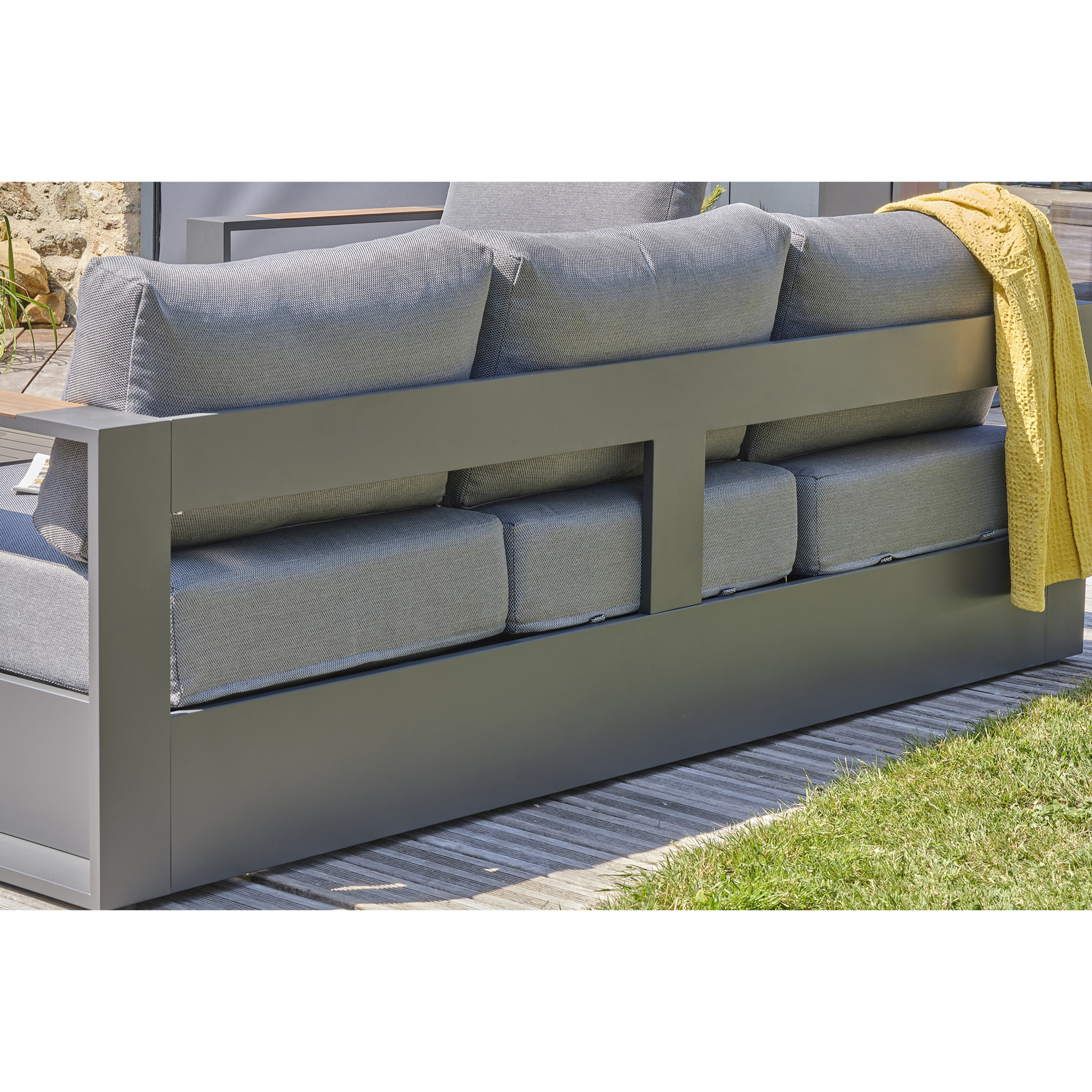 MANDELIEU - Salon de jardin 5 places en aluminium et accoudoirs en HPL