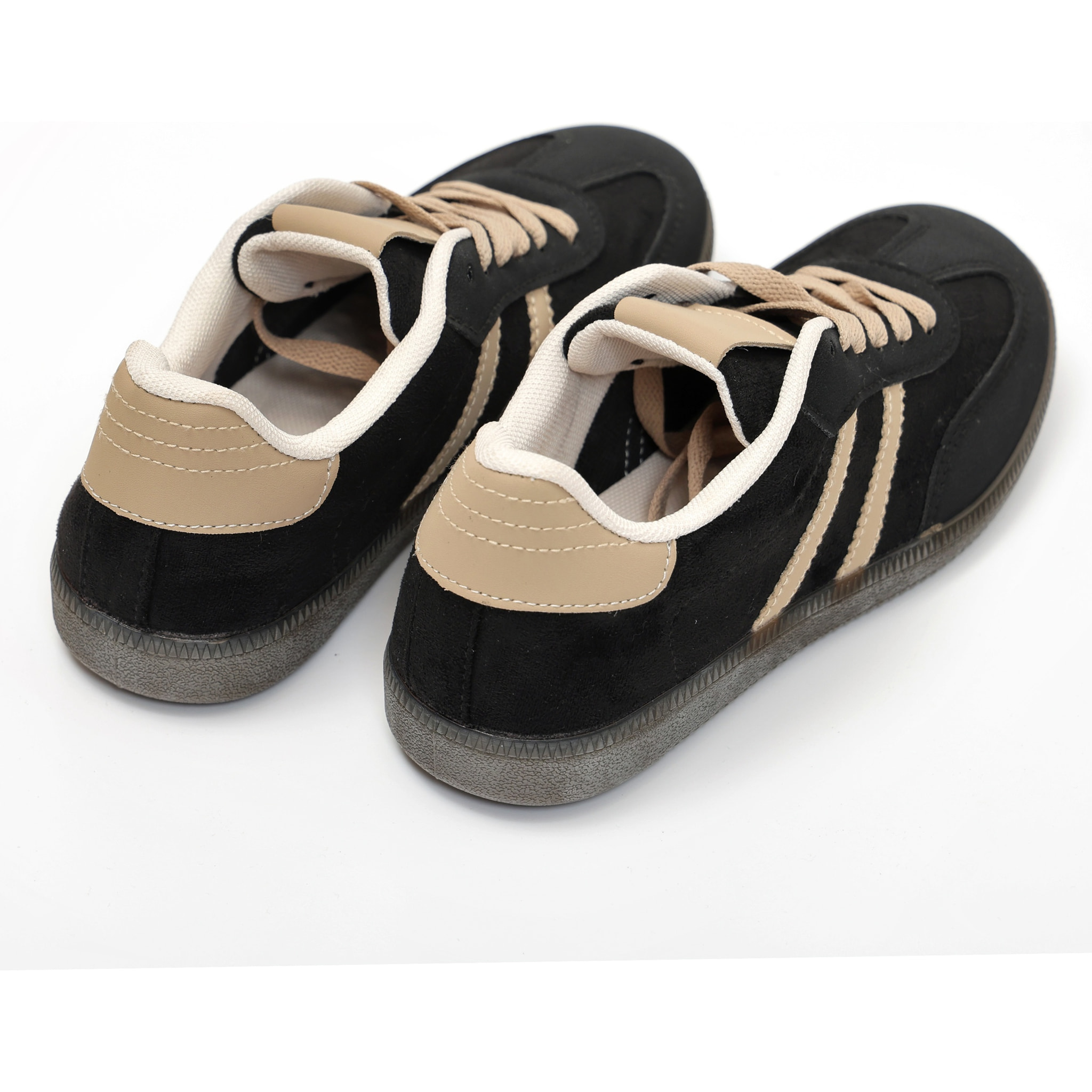 Sneakers in simil pelle scamosciata