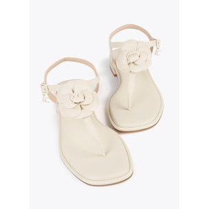Sandali con fascetta infradito e fiore