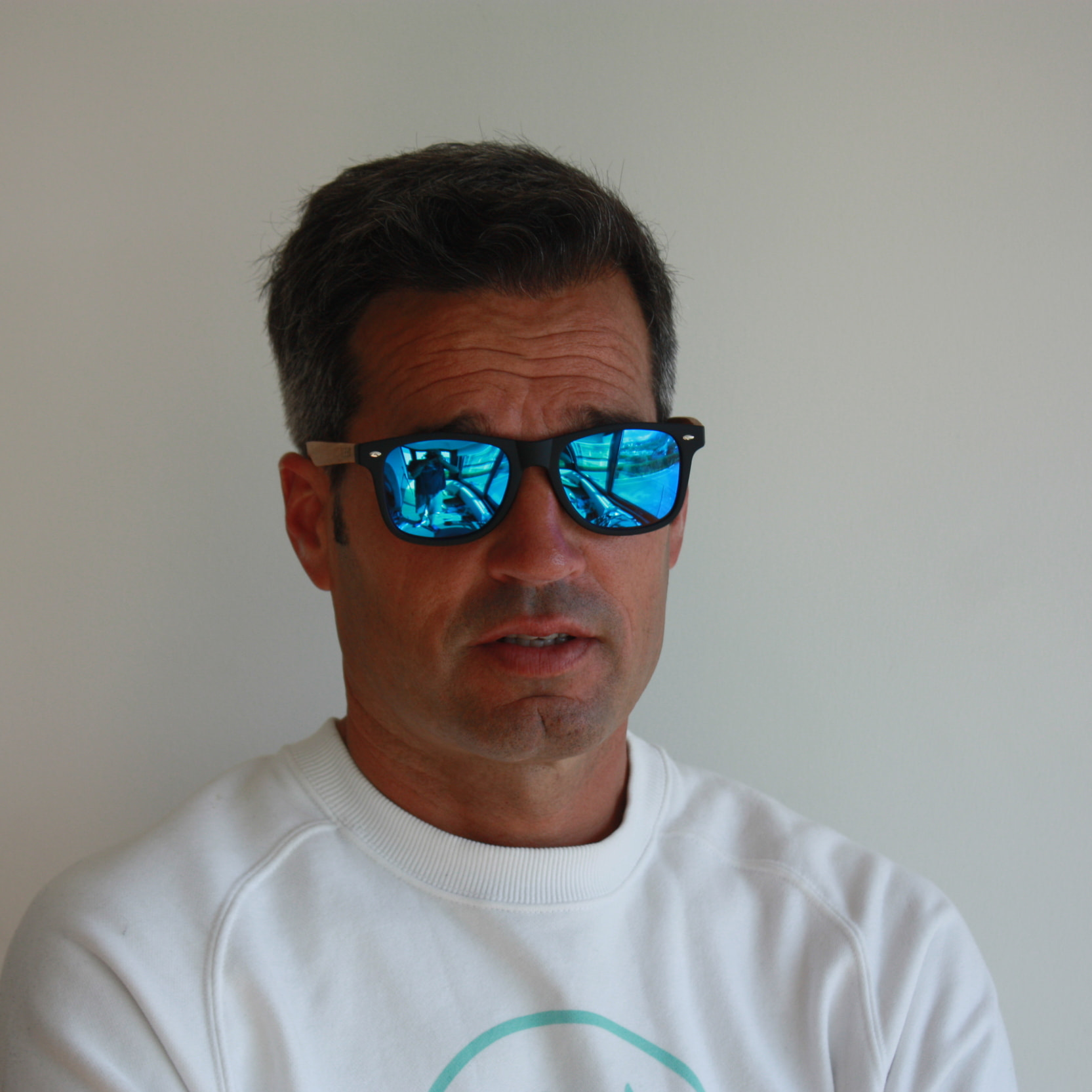 Gafas de sol OCEAN BEACH WOOD - De madera negro con patillas marrón y / Revo azul