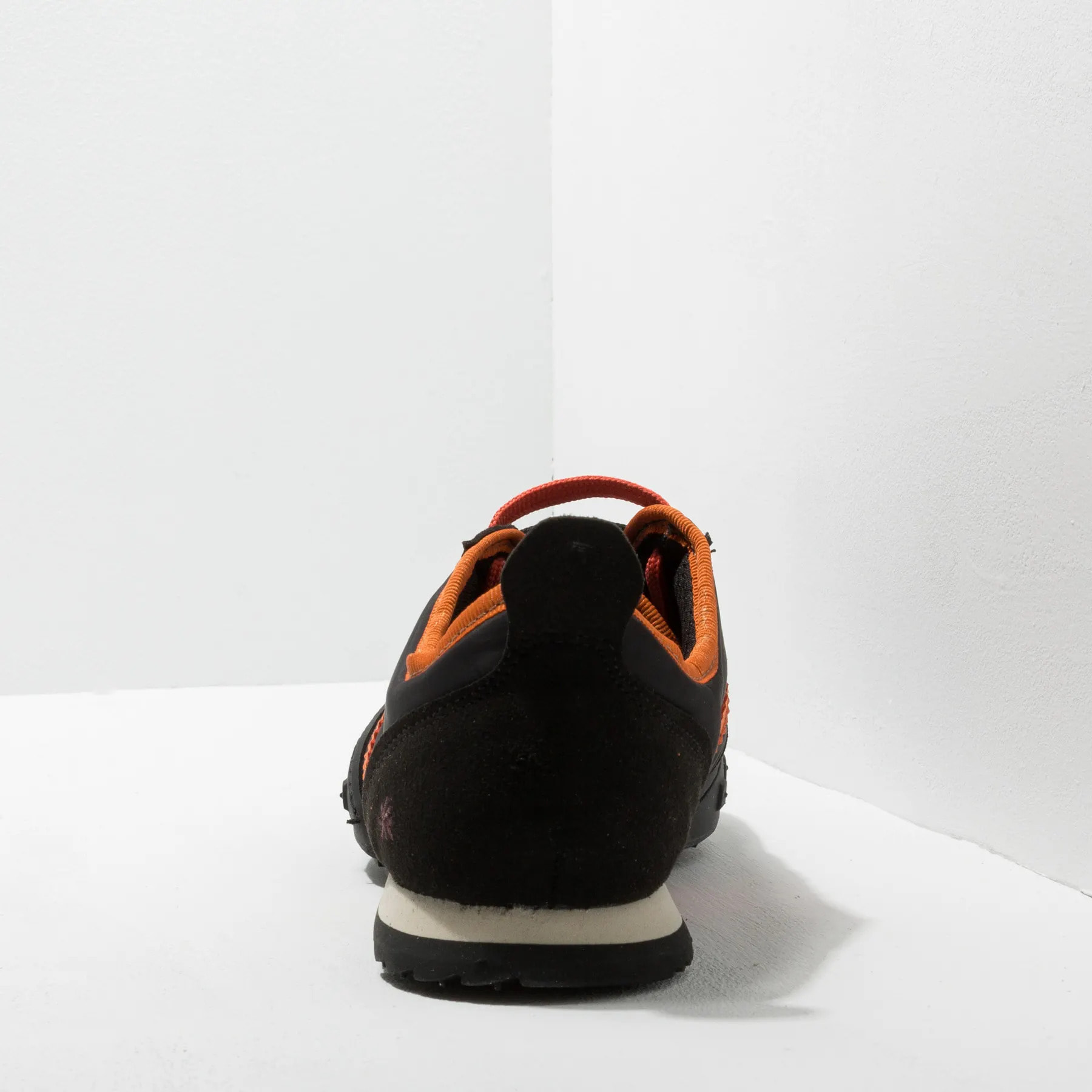 Zapatillas 1109 NYLON BLACK-ORANGE/CROSS SKY color Black-orange