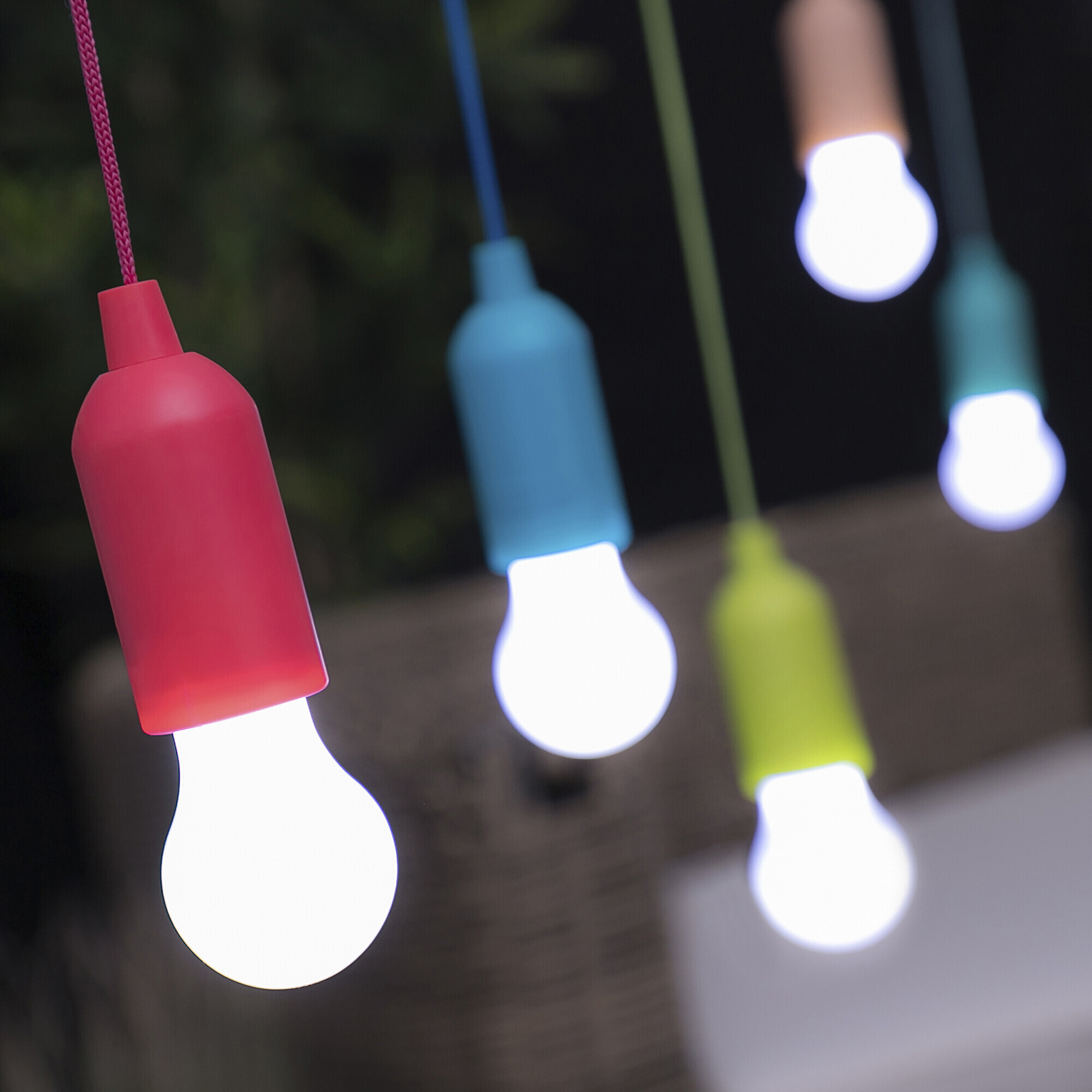 Lampadina LED Portatile Con Corda - Ø5,5x16,5 cm
