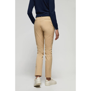 Pantalón chino Slim fit color arena con detalle Polo Club