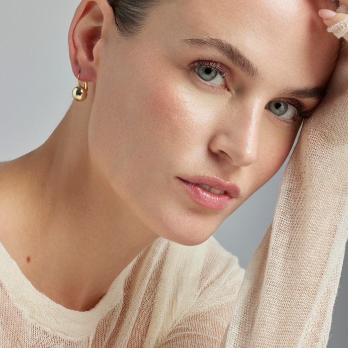 Pendientes acabados en oro amarillo de 18K