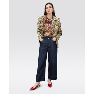 Blazer aderente con tasche a patta e stampa animalier