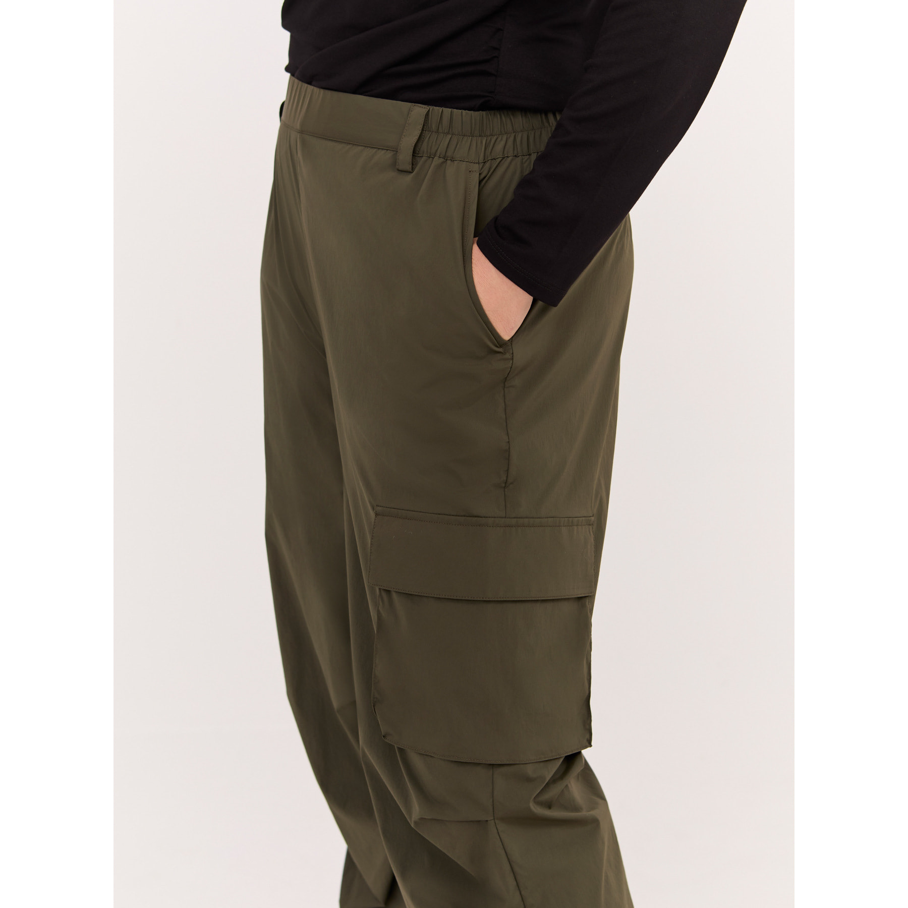Fiorella Rubino - Pantaloni cargo in nylon - Verde militare