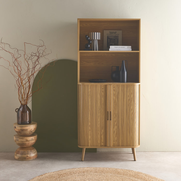 Etagère bibliothèque scandinave. 2 portes coulissantes. 4 niveaux. effet bois rainuré. L 80 x P 45 x H 180cm