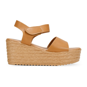 Sandalias marrones con cuña y velcro