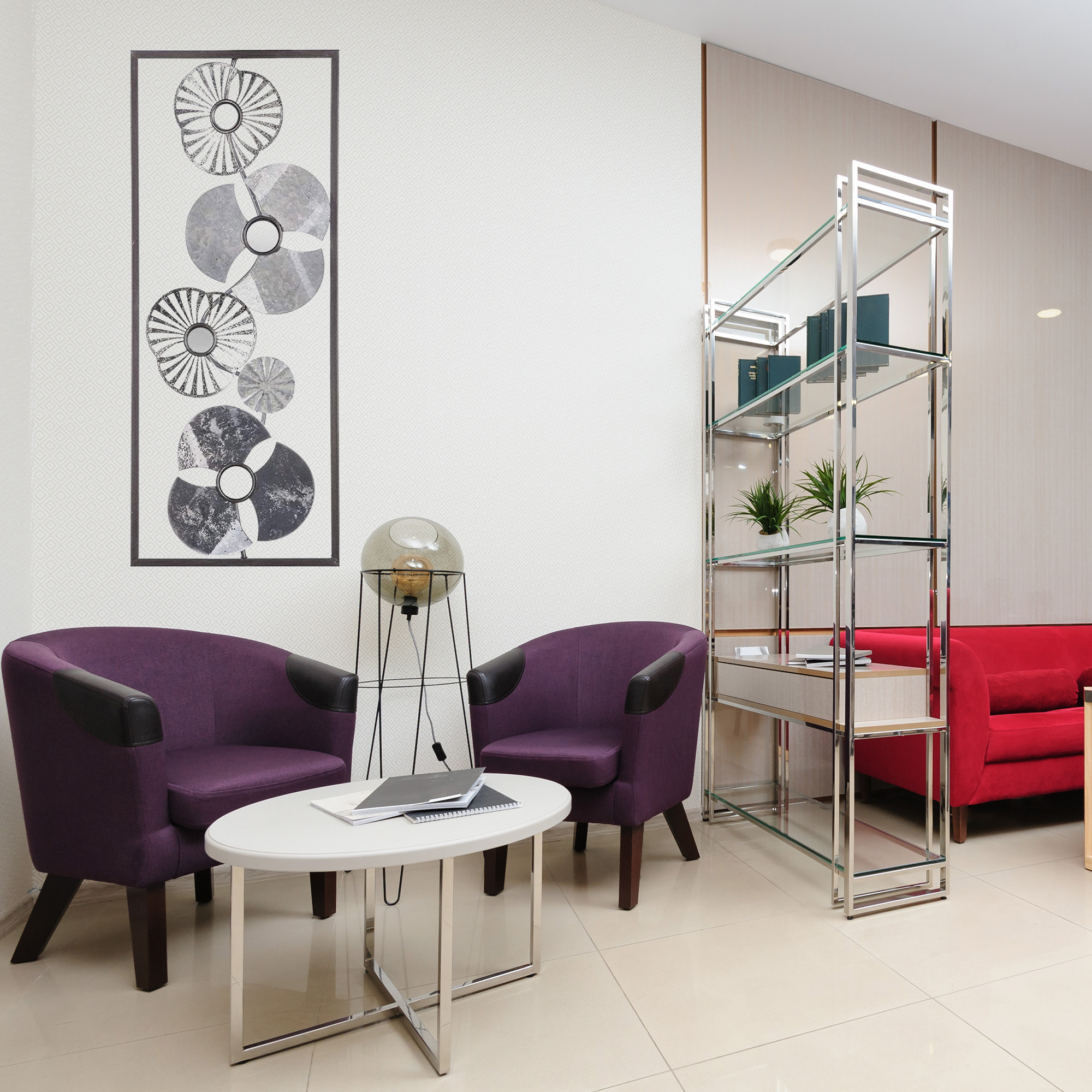 - Decoración de pared de metal con diseño de una flor