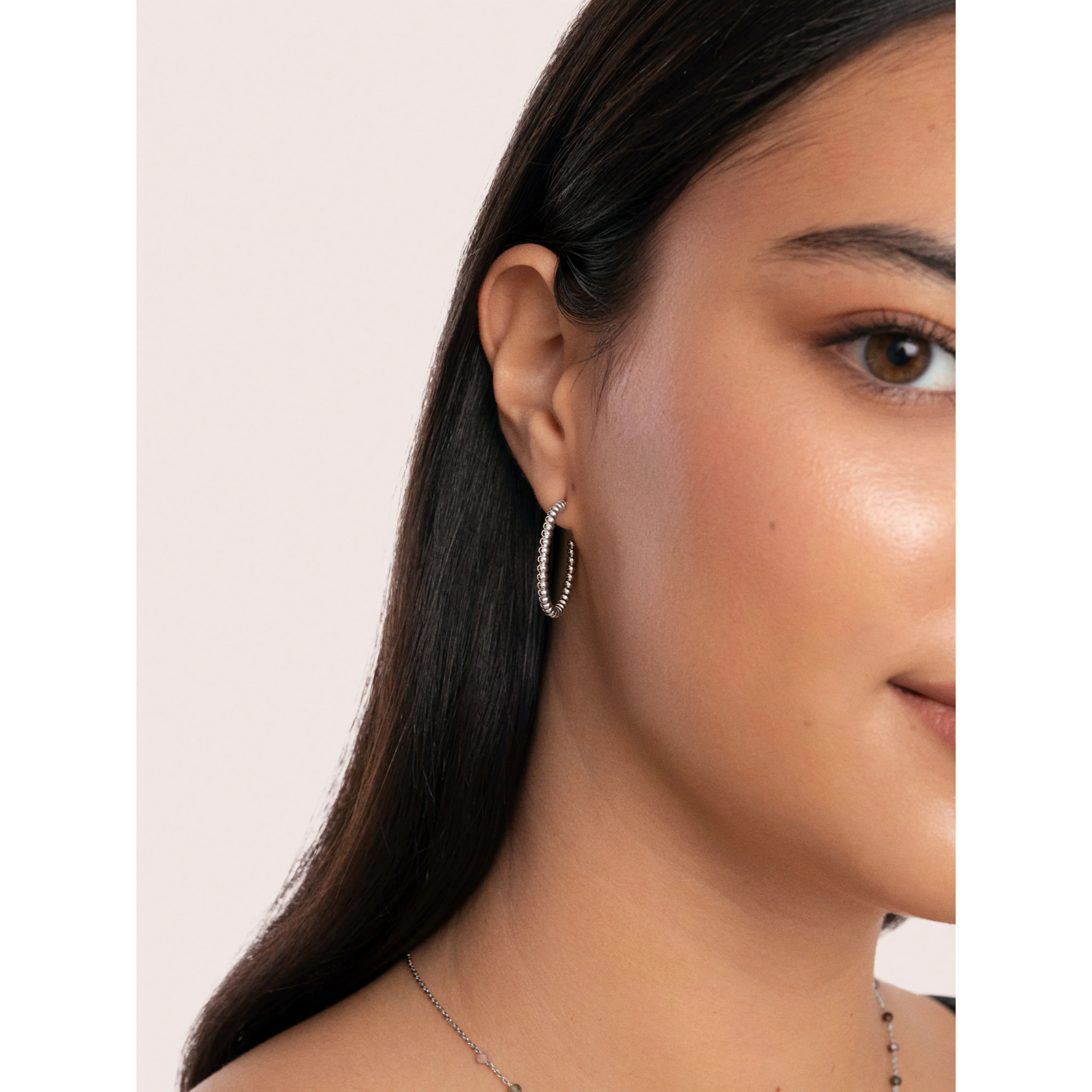 Orecchino Pebble Dots M in Acciaio