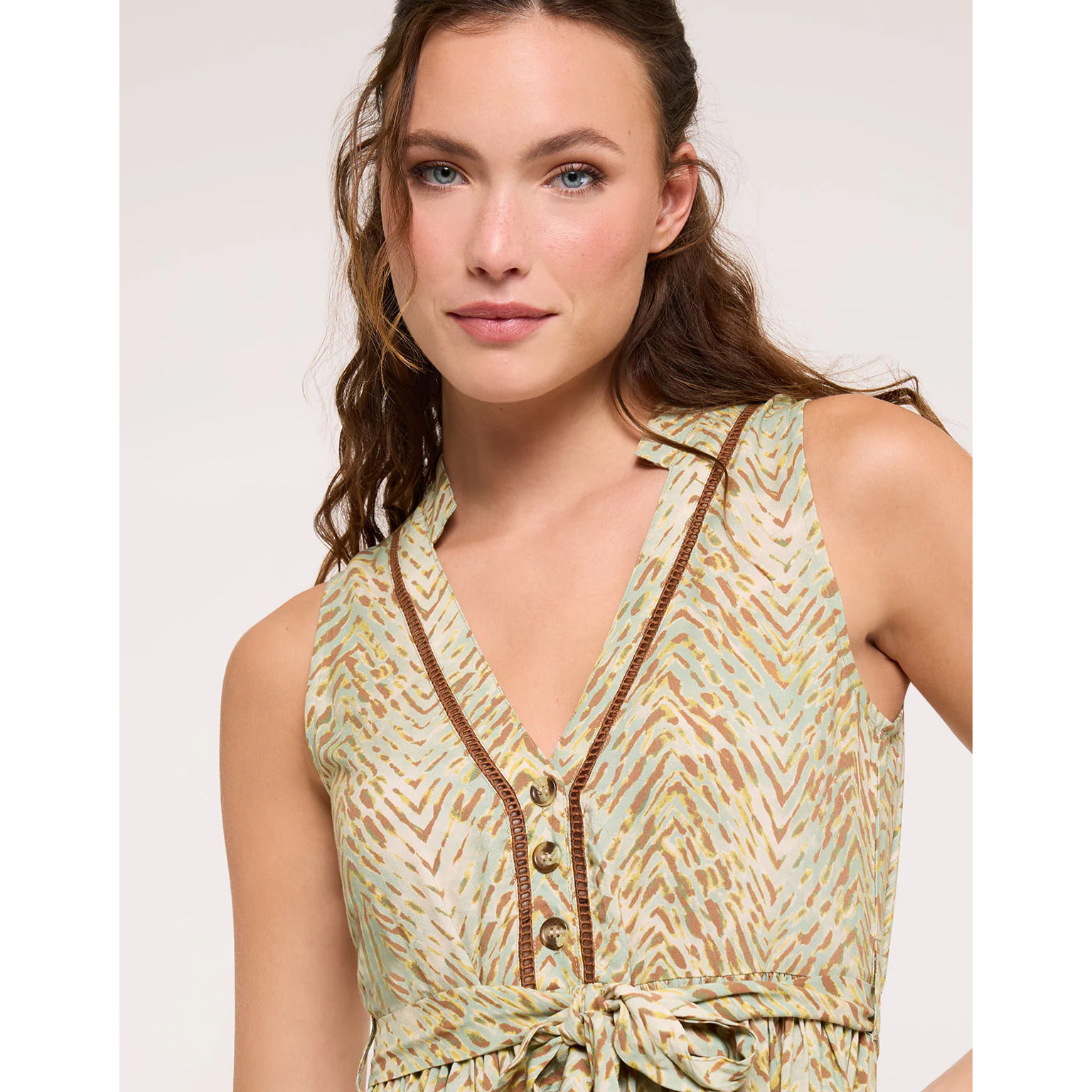 Vestido Corto con Lazo Caqui - Biera
