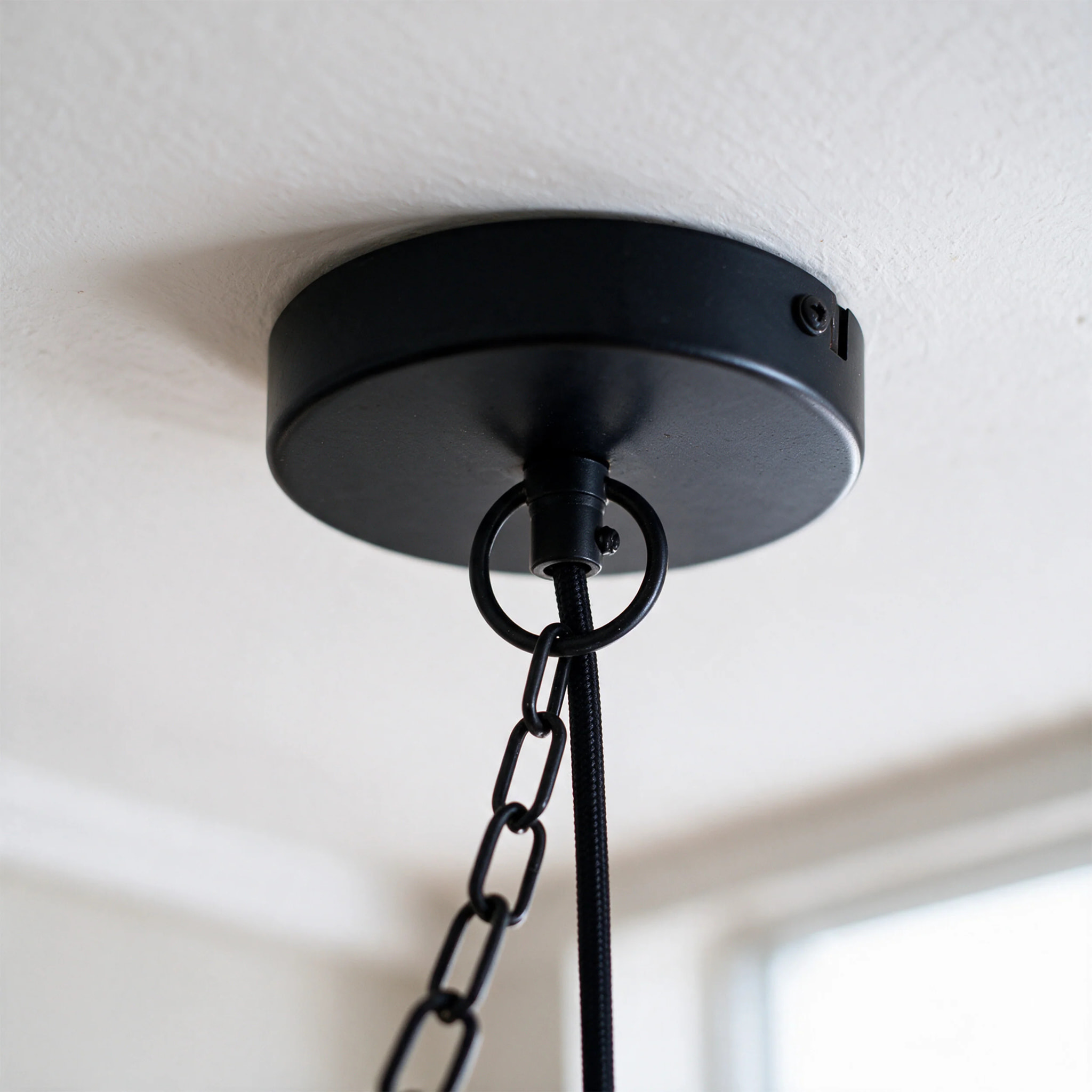 Suspension en métal noir et doré 74 cm - Pacha