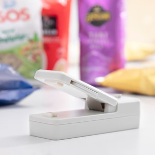 Sigillatrice Magnetica Ricaricabile per Sacchetti con Taglierino Rebasyl InnovaGoods