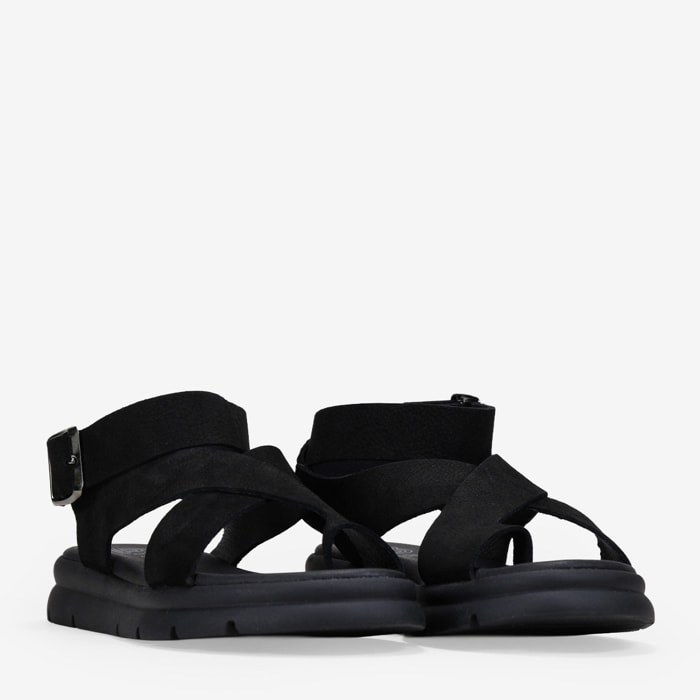 Sandalias de dedo negras en piel con hebilla