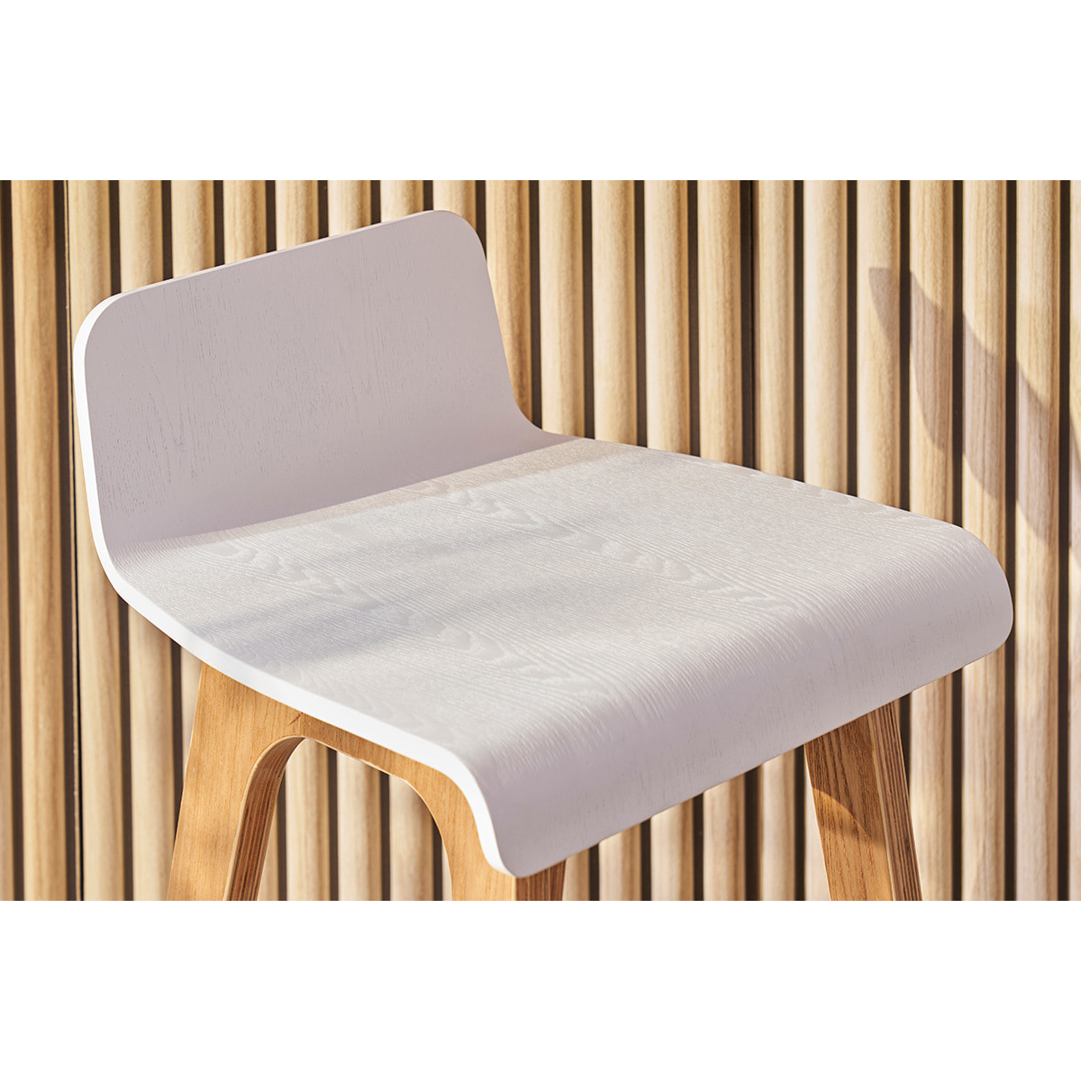 Chaise de bar scandinave bois et blanc H65 cm BALTIK