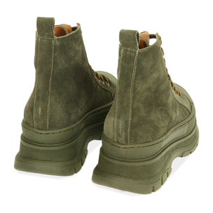 Sneakers verdi in camoscio, platform 5,5 cm