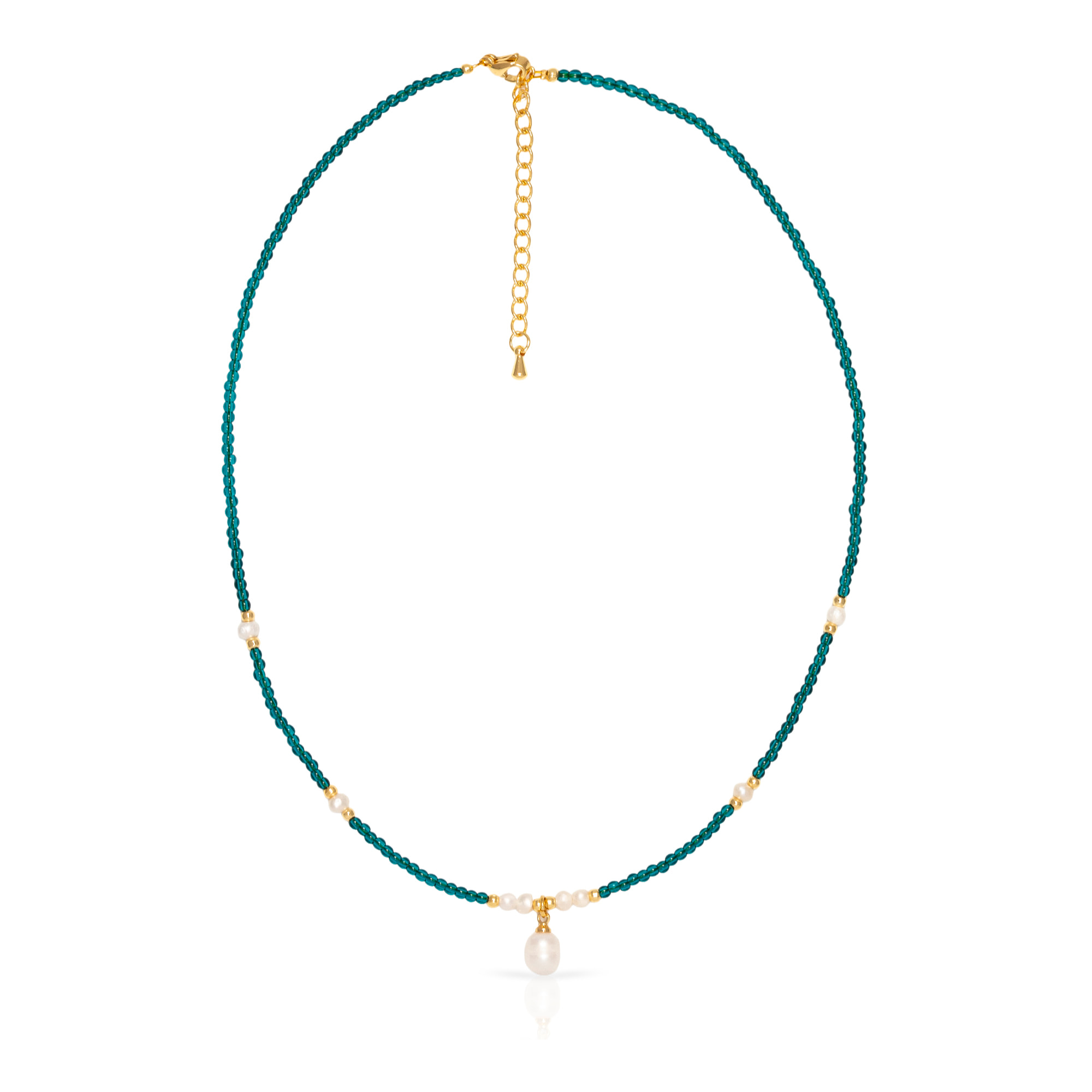 Collar de fosfato azul y perlas naturales con cierre de mosquetón.