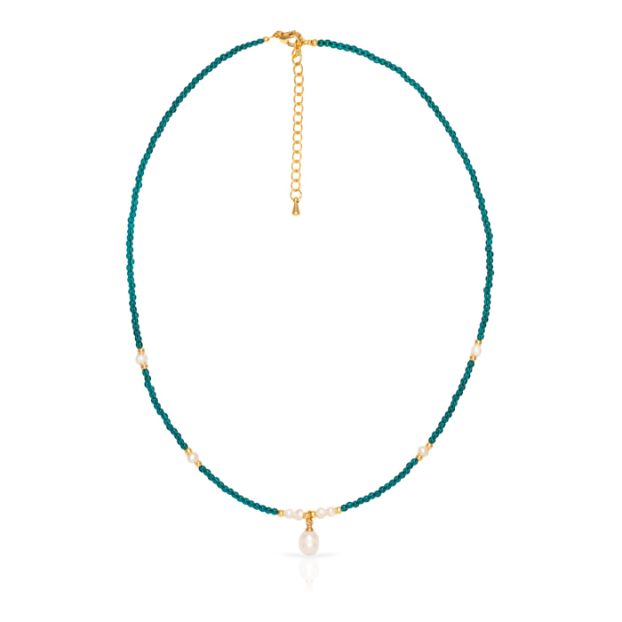 Collar de fosfato azul y perlas naturales con cierre de mosquetón.