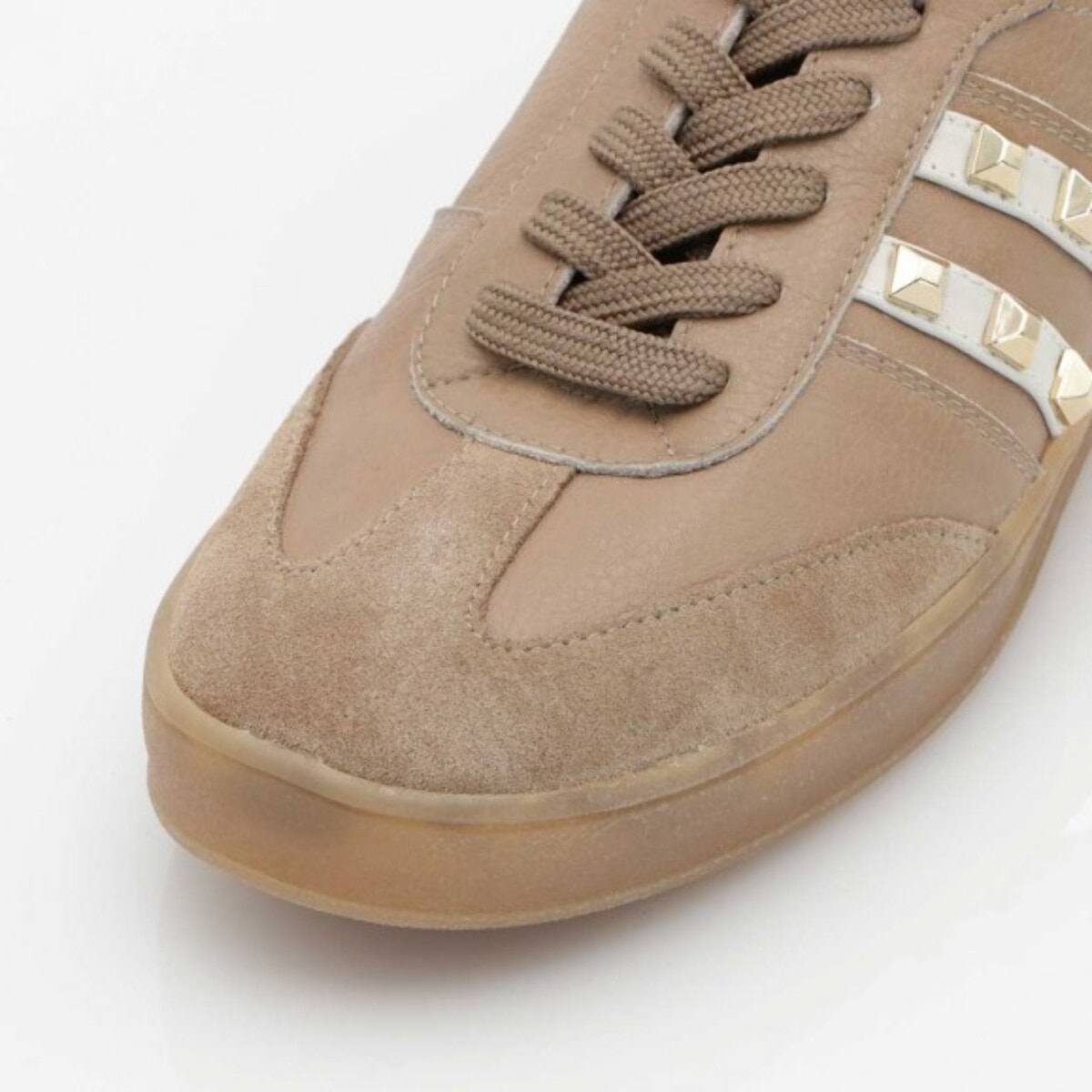 ZAPATILLAS BEIGE CAR5630