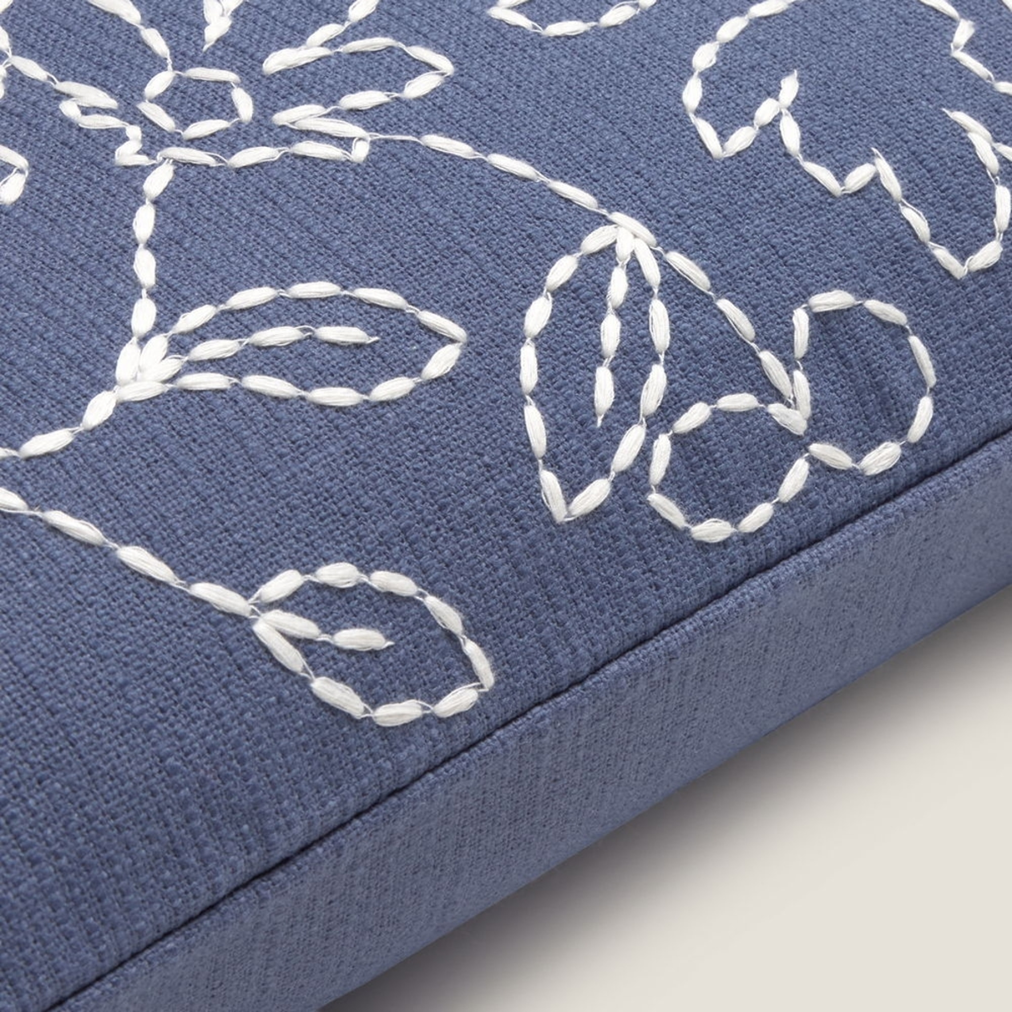 Funda de cojín algodón bordado floral Resflora color azul marino 100% Algodón