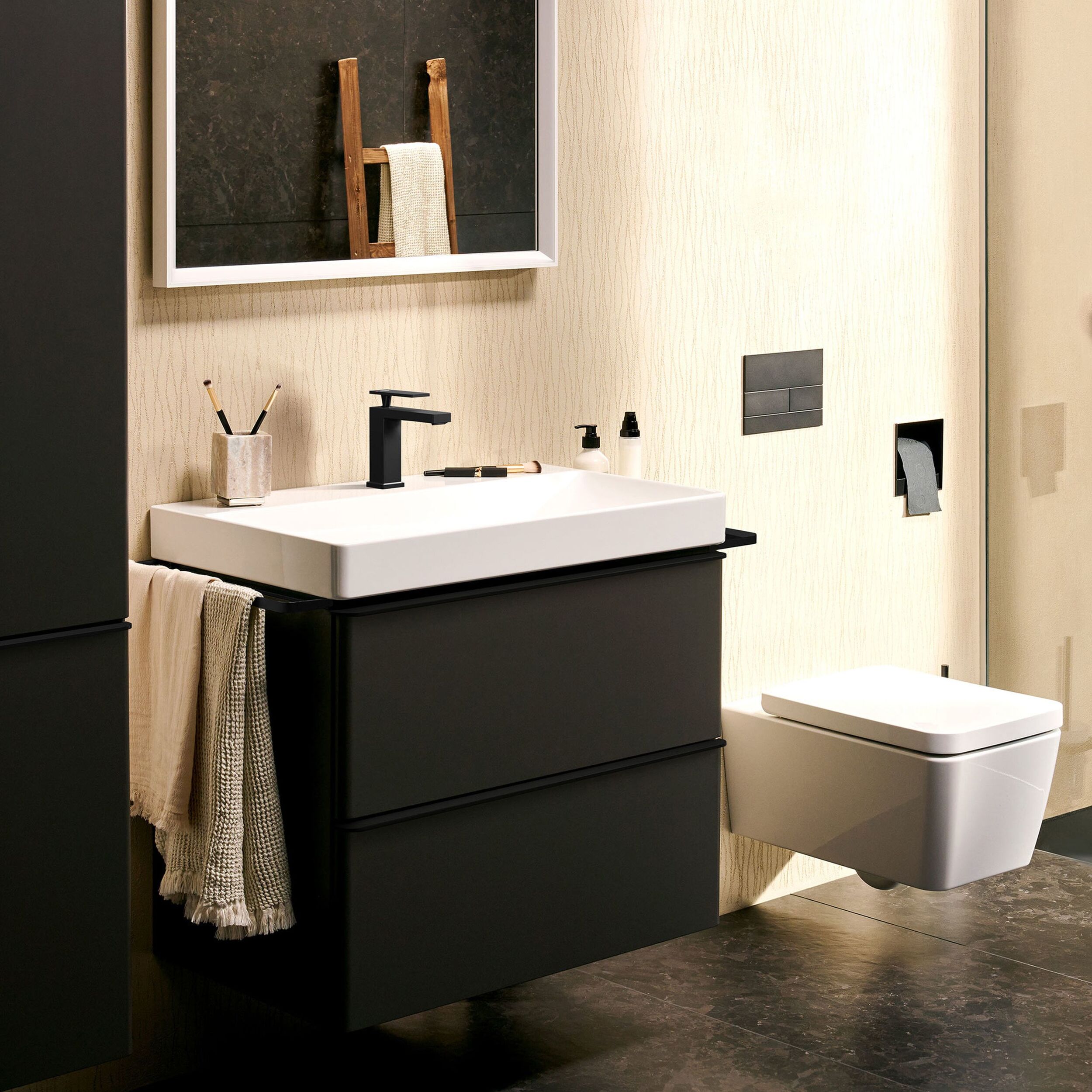 Mitigeur lavabo Tecturis E 110 EcoSmart+ avec tirette et vidage, Noir mat