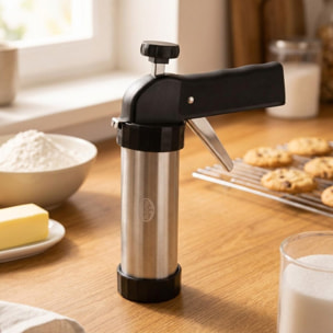 Presse-biscuit et 12 disques de motifs Dr.Oetker Baker Edition
