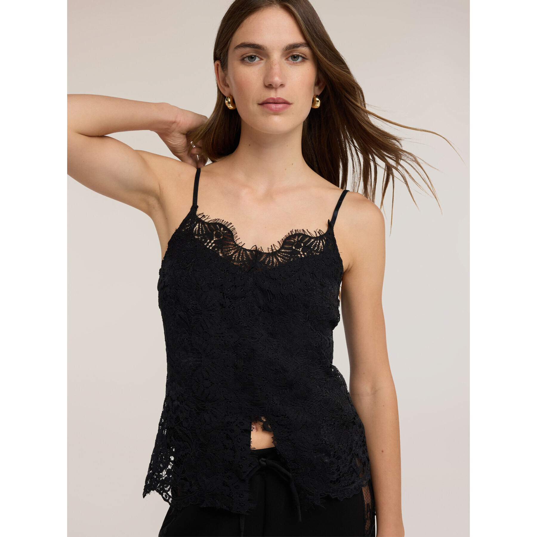 Motivi - Top in pizzo con spacco frontale - Nero