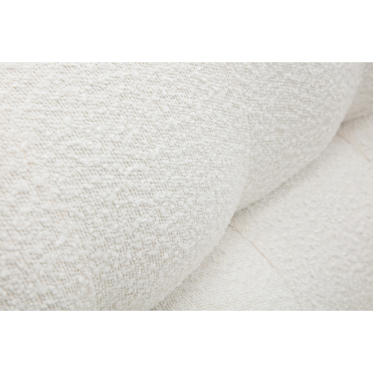 Fauteuil scandinave en tissu effet laine bouclée blanc et bois clair YUMI