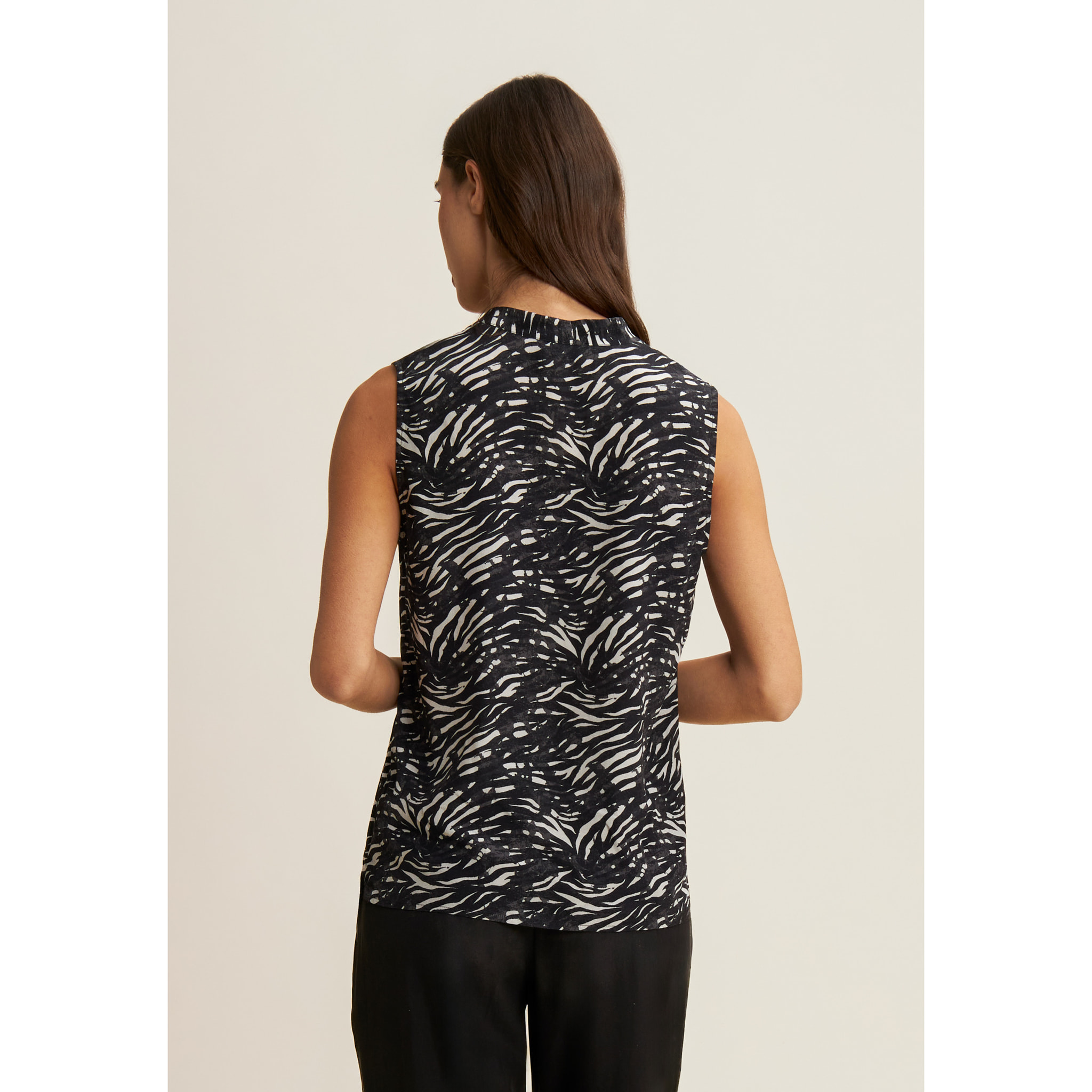 Blusa animalier in viscosa con scollo a V